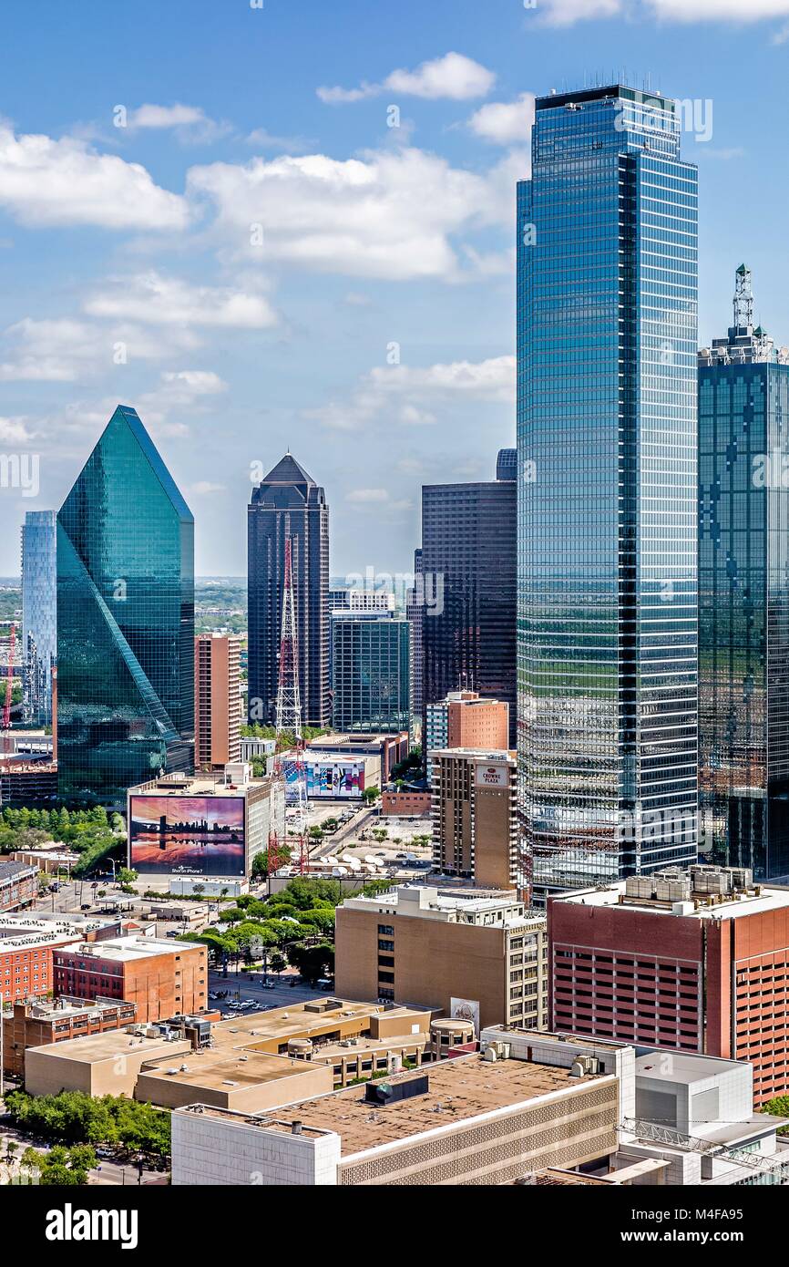 Il centro cittadino di Dallas Texas skyline della città e dintorni Foto Stock