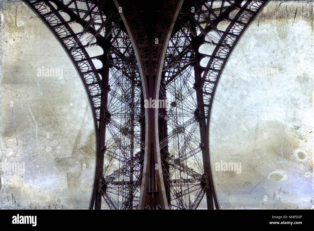 Dettaglio di una delle gambe della Torre Eiffel, Paris, Francia - close up della struttura Foto Stock