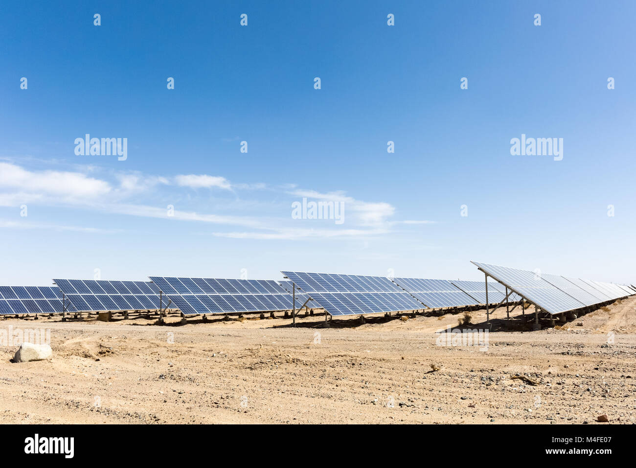 Energia solare su gobi Foto Stock
