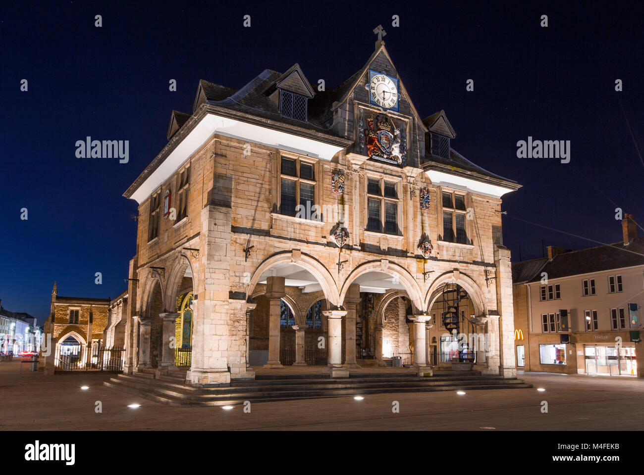 PETERBOROUGH, Regno Unito - 12 febbraio 2018. Peterborough Guildhall è un esempio di architettura storica nel centro della città di Peterborough, Regno Unito e illustrato Foto Stock