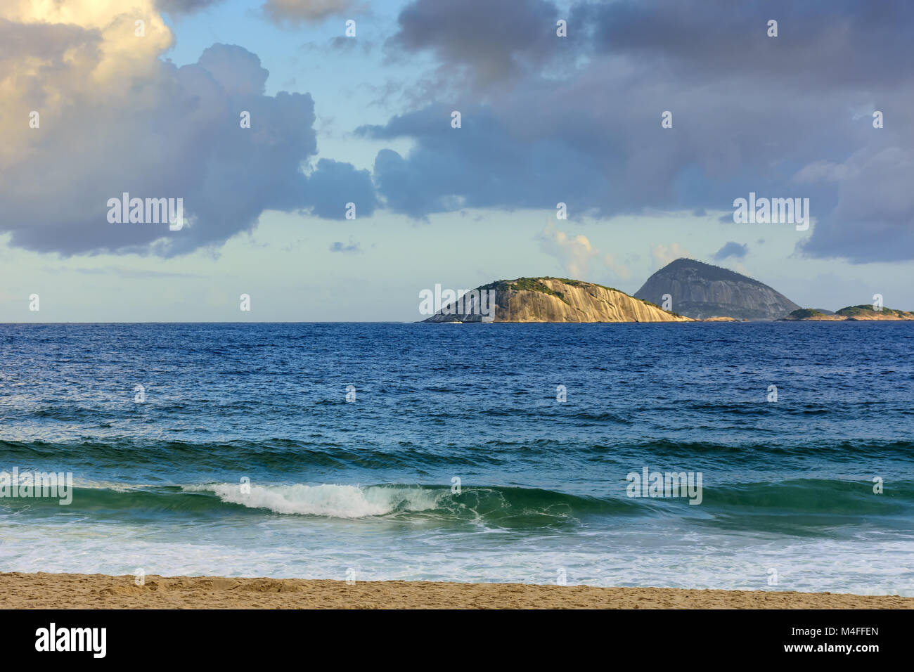 Isole Cagarras Iapnema in spiaggia, Rio de Janeiro Foto Stock