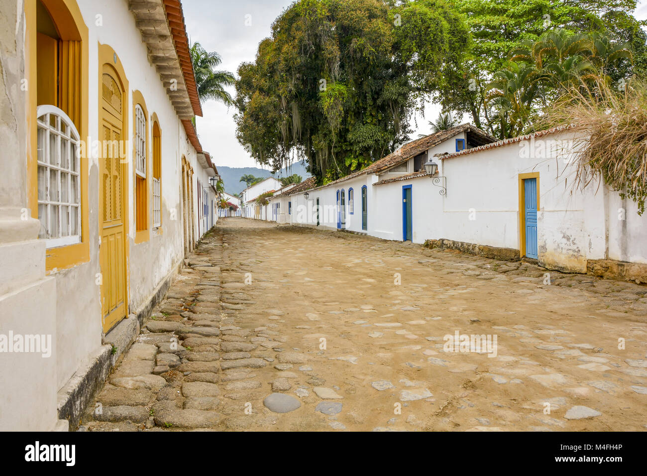 Le porte e le finestre di Paraty Foto Stock