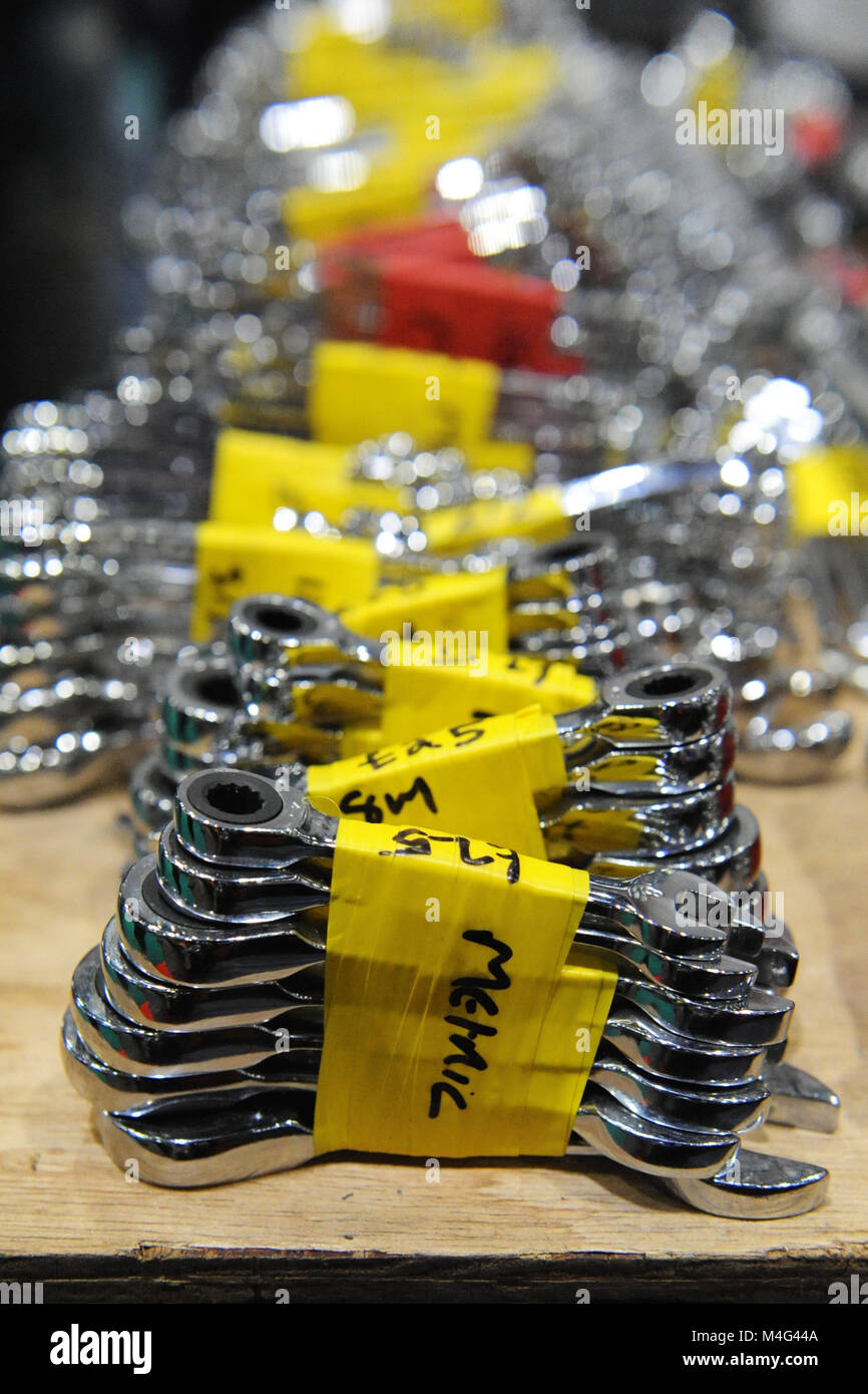 Strumenti di moto sul display a Carole Nash MCN London Motorcycle Show che si sta svolgendo a ExCel di Londra, Regno Unito. La mostra attira circa 36.000 visitatori e offre una vasta varietà di motociclette, scooter, motociclette e personalizzati one-off chopper. Foto Stock