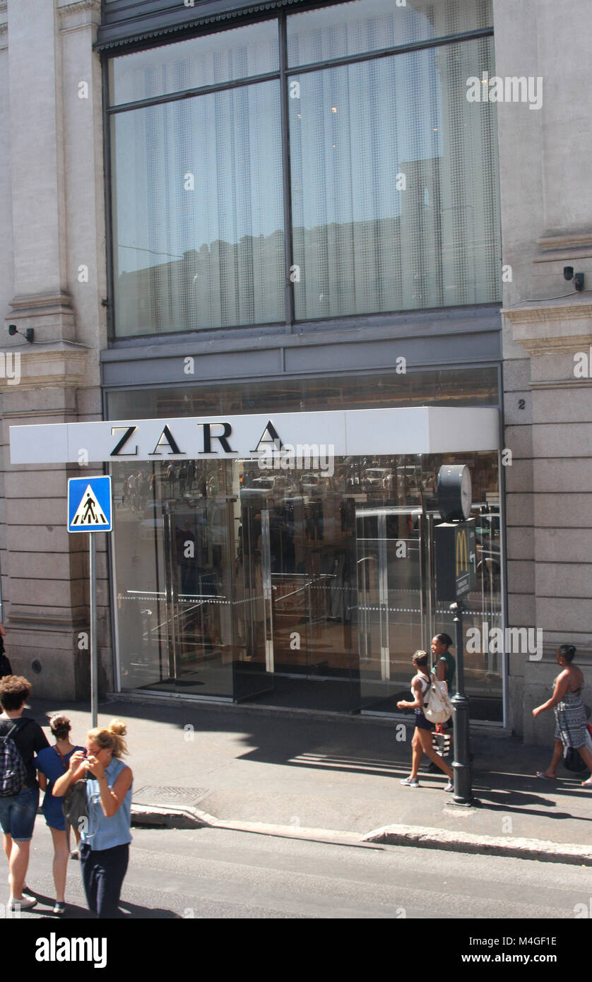 Zara italia immagini e fotografie stock ad alta risoluzione - Alamy