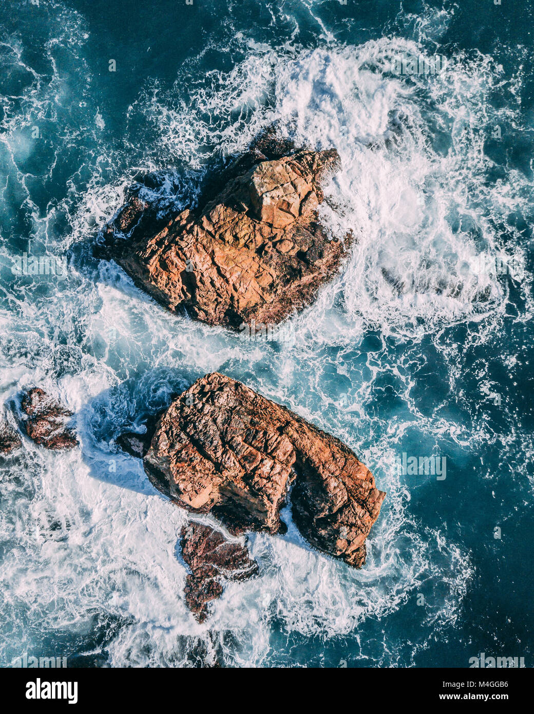 Una veduta aerea della California rocce costiere Foto Stock