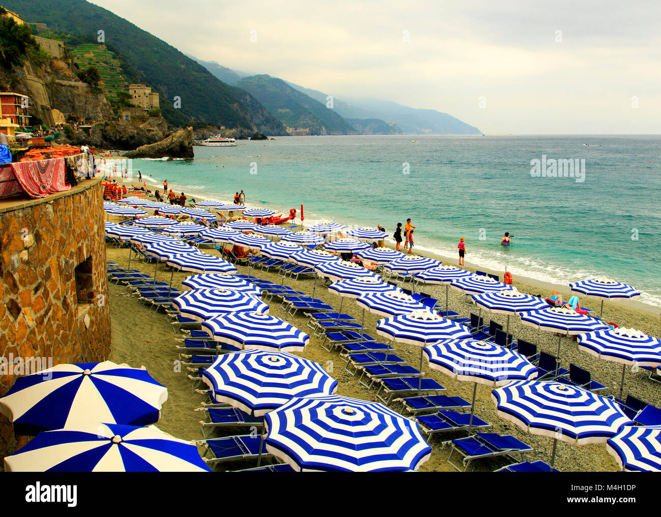 Candy striped ombrelloni Foto Stock