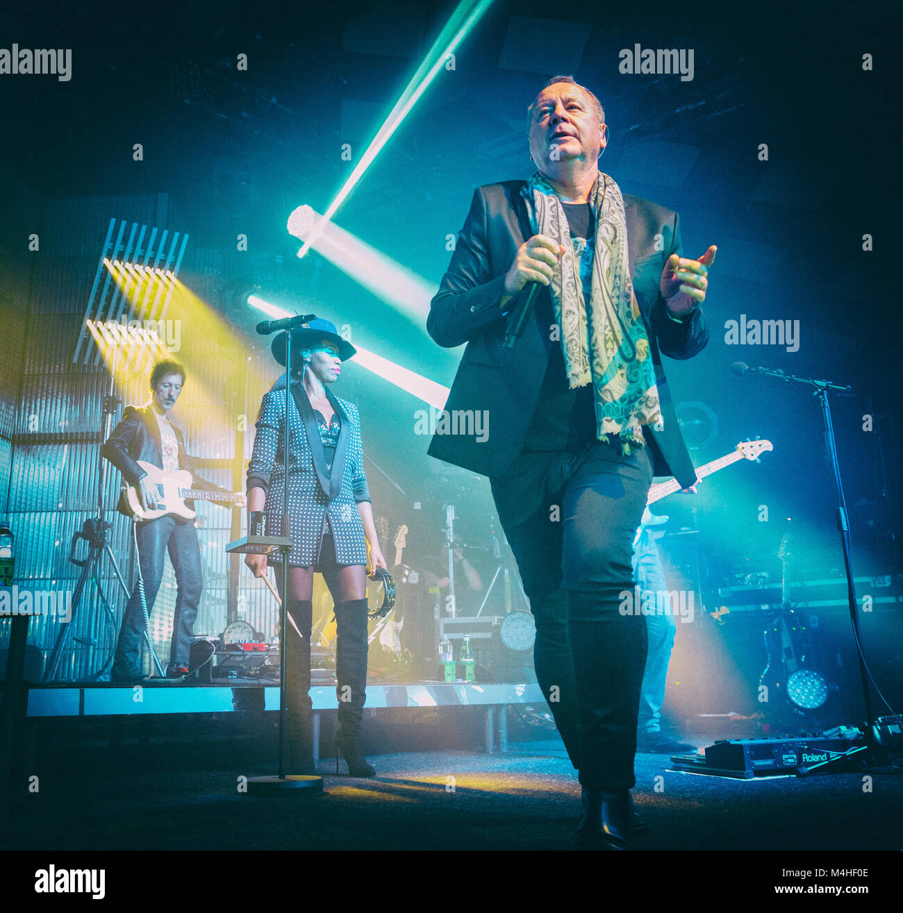 Simple Minds prendere per la tappa in Barrlowlands per premiere il nuovo album in studio,a piedi tra i mondi. 9 febbraio 2018. . La sala da ballo Barrowland ,G Foto Stock