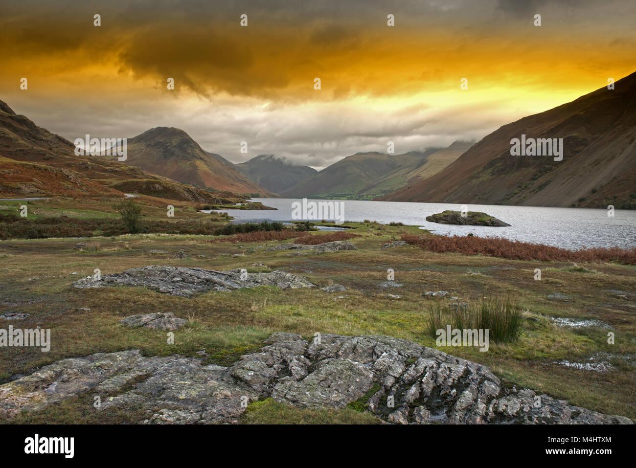 Wastwater durante l'autunno. Parco Nazionale del Distretto dei Laghi, Cumbria, Inghilterra. Regno Unito Foto Stock