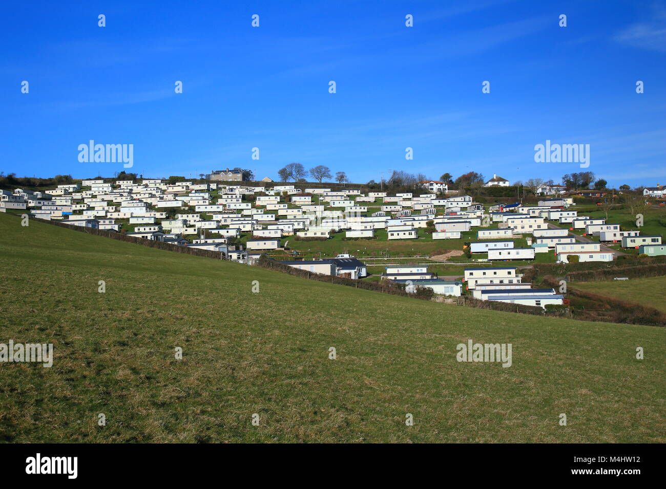 Grandi caravan park vicino al grazioso villaggio di pescatori di birra in East Devon su Jurassic Coast Foto Stock