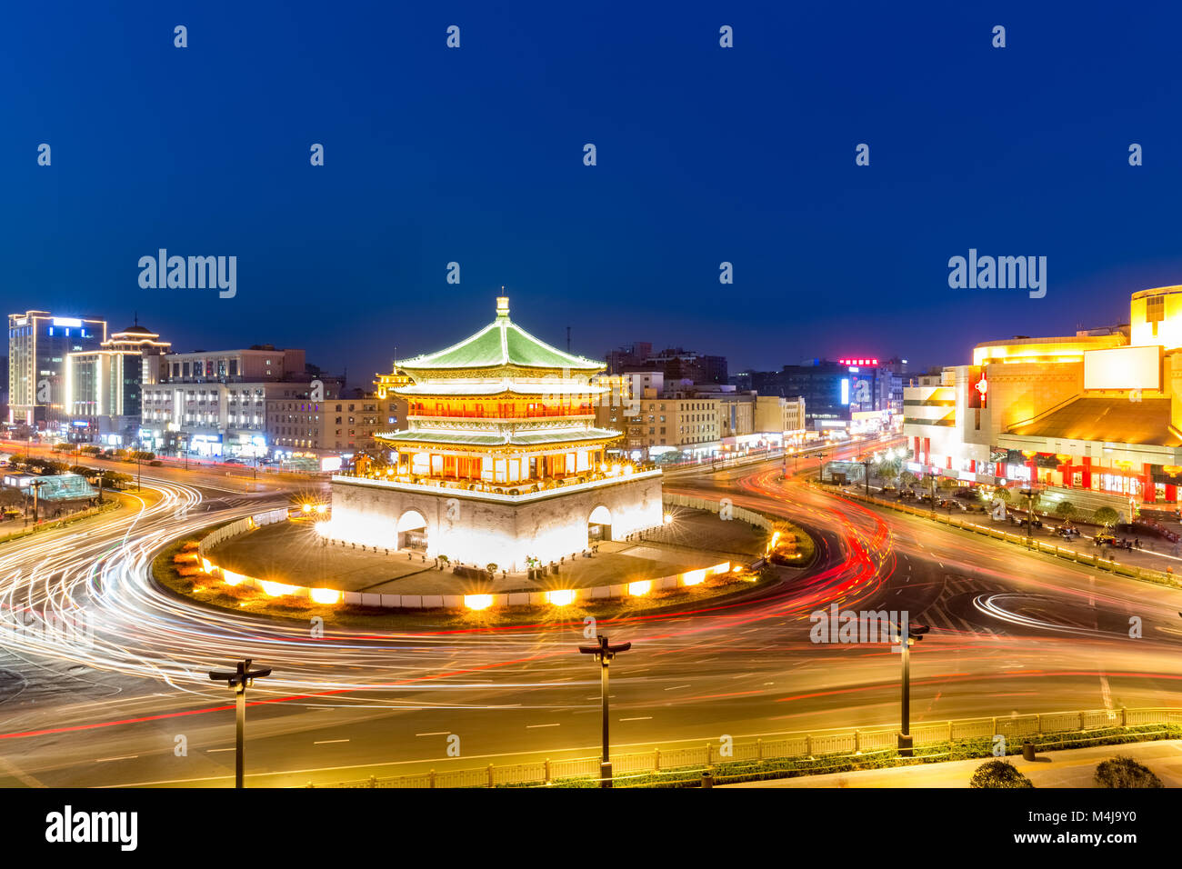 Punto di partenza della via della seta, xian di notte Foto Stock