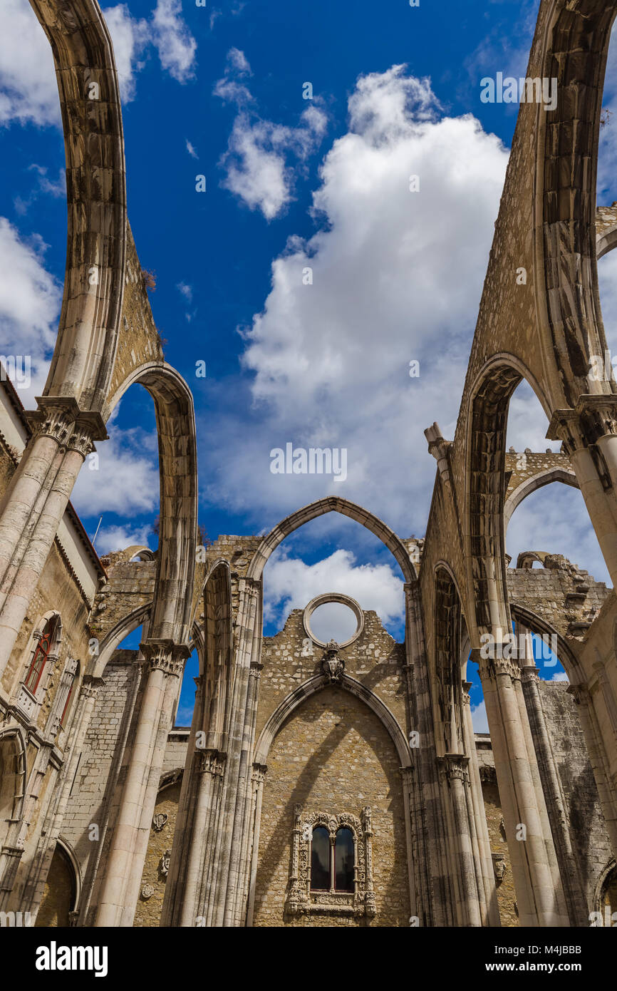 Rovine del distrutto Carmo Chiesa - Lisbona Portogallo Foto Stock