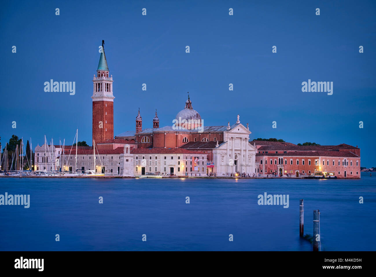 Foto della Chiesa di San Giorgio Maggiore al blue ora Foto Stock