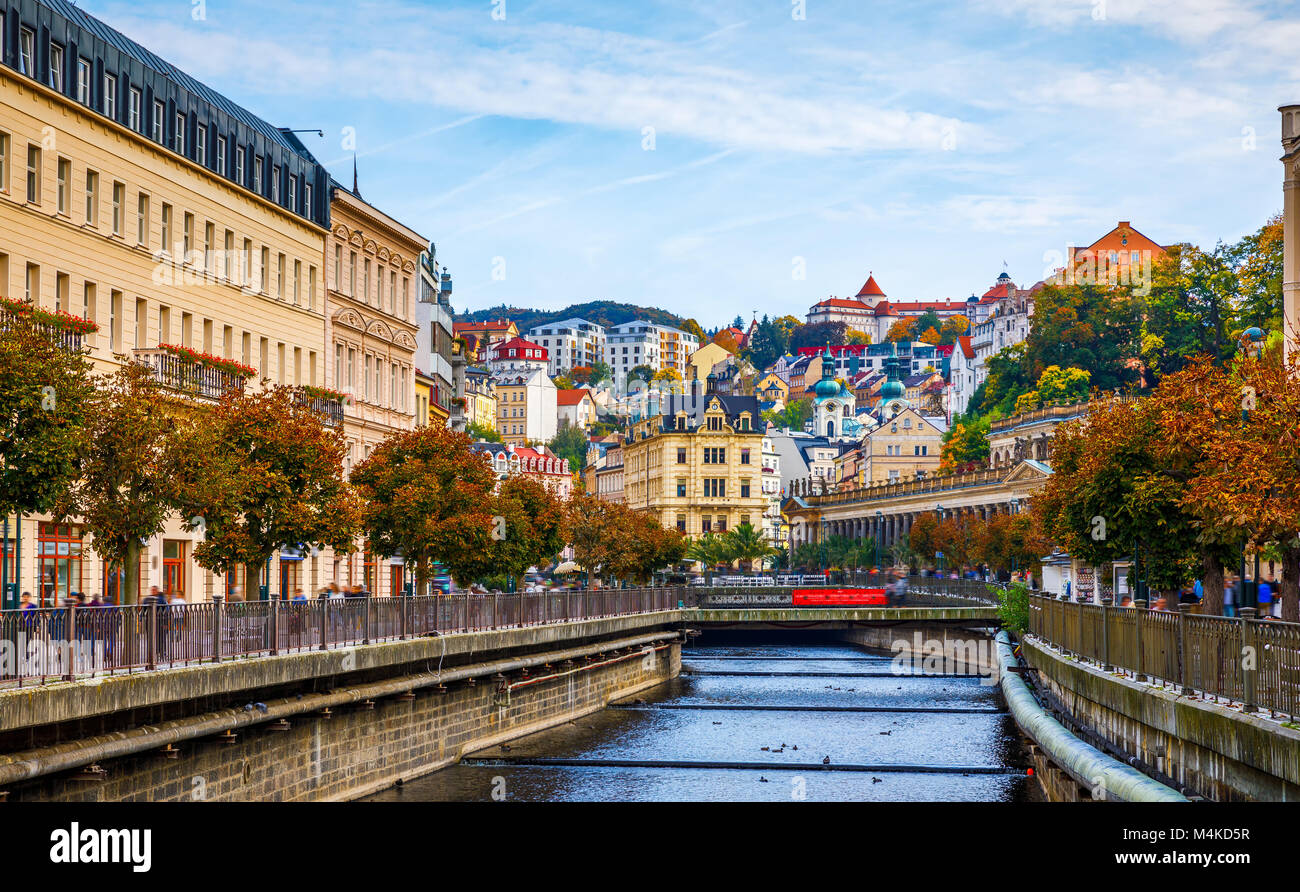 Architettura di Karlovy Vary (Karlsbad), Repubblica Ceca. È il più visitato la città termale della Repubblica ceca Foto Stock