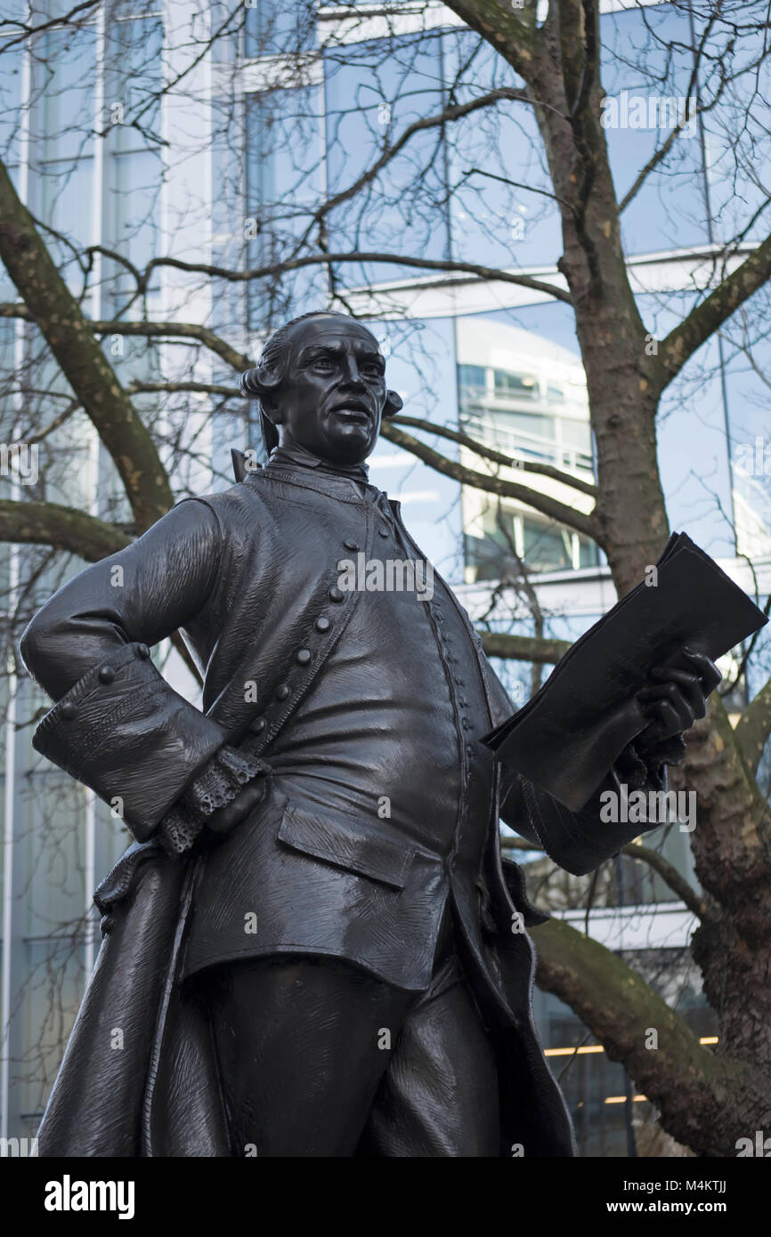 1988 la statua in bronzo del xviii secolo radicale giornalista e politico john documento Wilkes dallo scultore James Butler, new Fetter Lane, Londra, Inghilterra Foto Stock