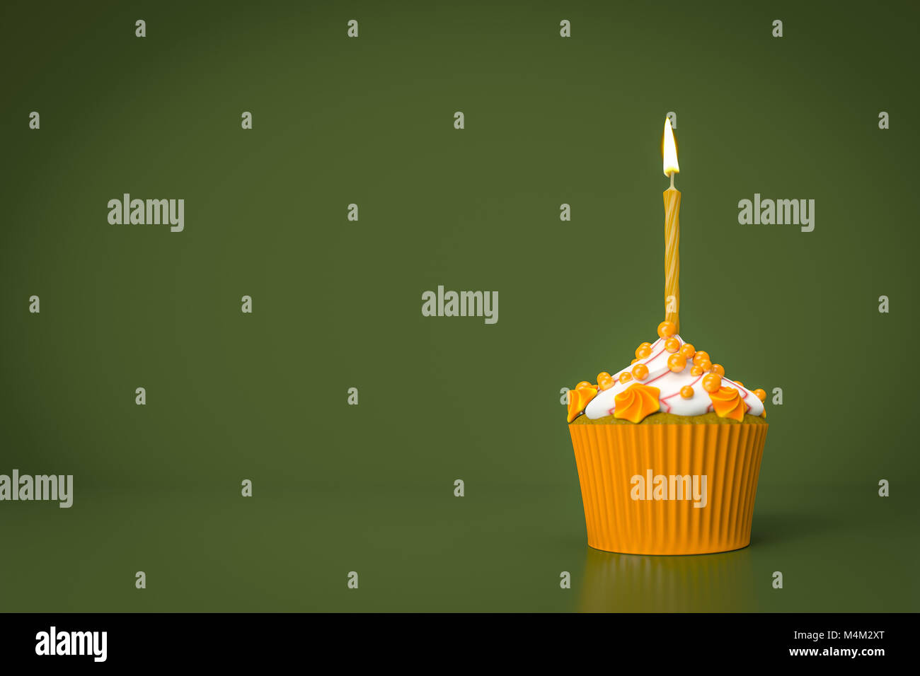 Orange tortina con una candela Foto Stock