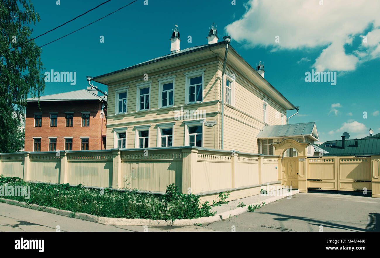 Russo cornici intagliate di case di legno Foto Stock