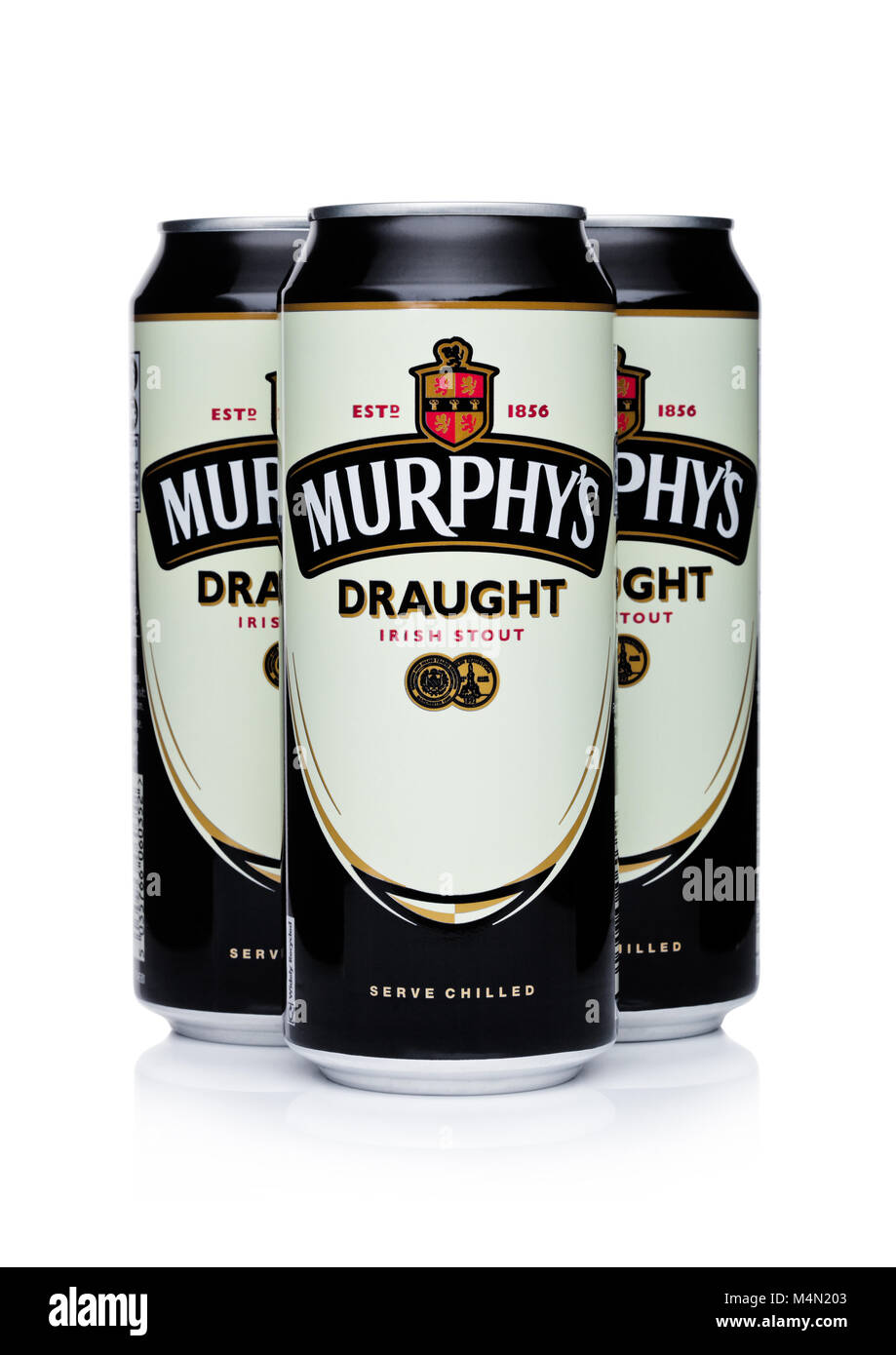 LONDON, Regno Unito - 14 febbraio 2018: Alluminio può di Murphy's progetto Irish Stout birra su sfondo bianco. Foto Stock