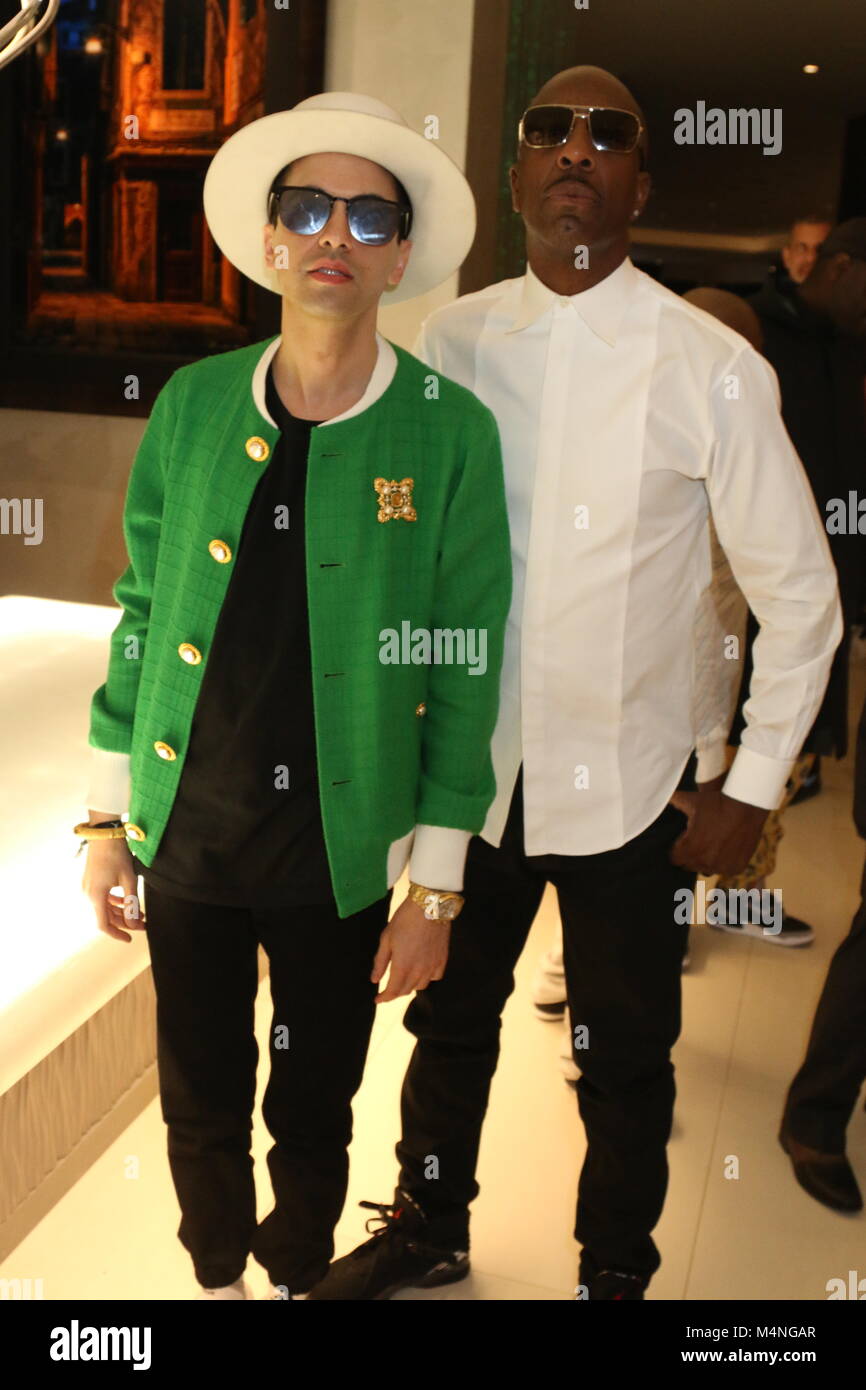 LOS ANGELES, CA - 16 febbraio: Dj Cassidy e JB Smoove presso un privato NBA All Star weekend partito nel Bel Air a Los Angeles, la California il 16 febbraio 2018. Credito: Walik Goshom/MediaPunch Foto Stock