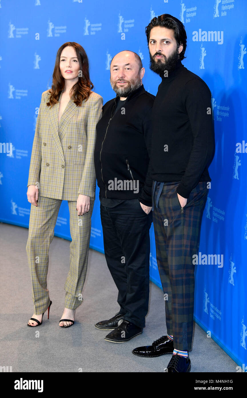 Berlino, Germania. Xvii Feb, 2018. Valene Kane, Timur Bekmambetov e Shazad Latif durante il 'profilo' photocall al 68esimo Festival Internazionale del Cinema di Berlino / Berlinale 2018 il 17 febbraio 2018 a Berlino, Germania. Credito: Geisler-Fotopress/Alamy Live News Foto Stock