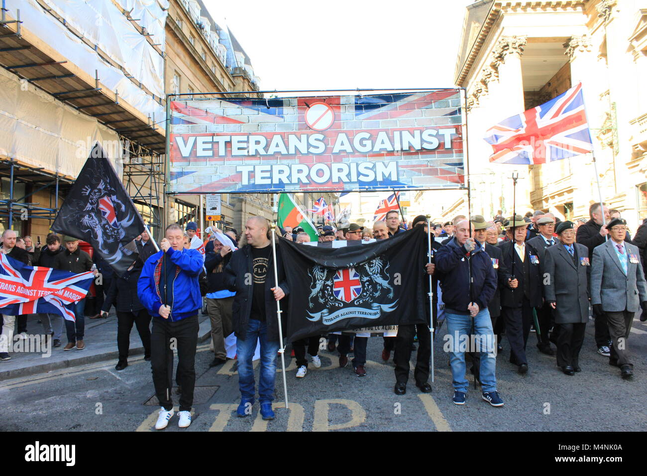 Newcastle upon Tyne, Regno Unito. Xvii Feb, 2018. Di veterani di guerra contro il terrorismo marzo attraverso il centro cittadino di Newcastle. Febbraio 17 2018, UK, David Whinham/Alamy Live News Foto Stock