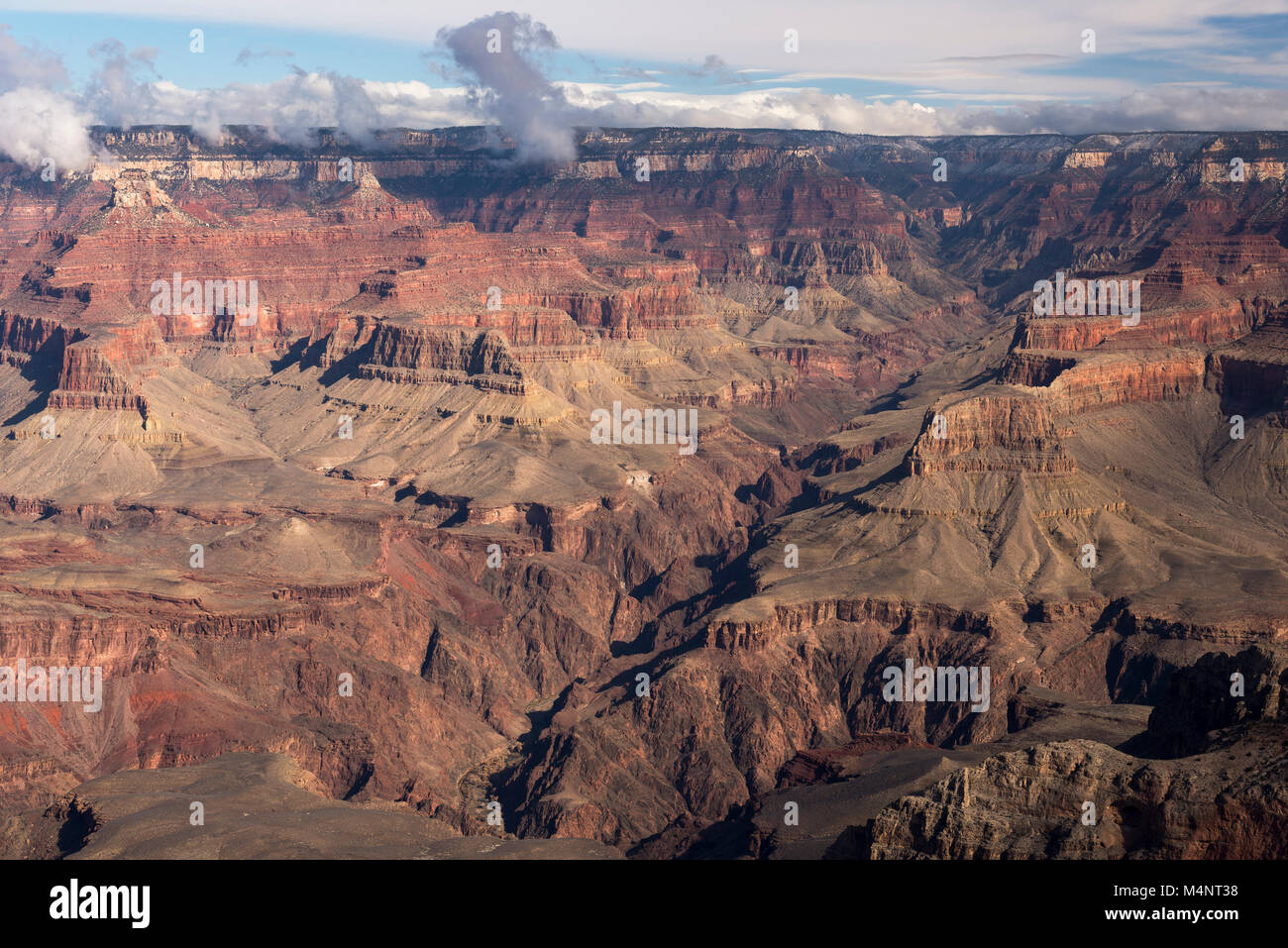 Parco Nazionale del Grand Canyon al sorgere del sole in inverno con una vista dal Parco Nazionale del Grand Canyon la mattina presto in inverno. Foto Stock