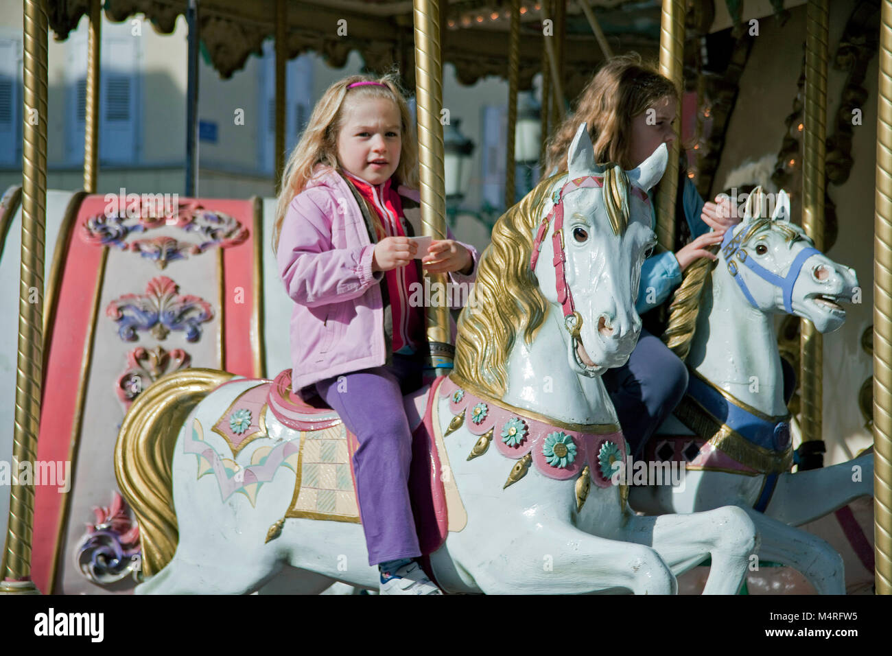 Storico di bambini merry-go-round a Haguenau, Alsazia, Francia, Europa Foto Stock