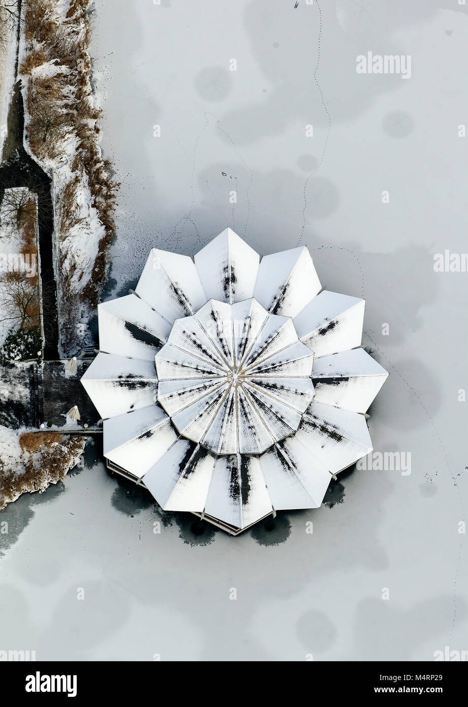 Antenna, Bush Mühlenhof, Schürmanns nel parco, rotonda coperta di neve sul tetto, Westfalia Parco in inverno, Dortmund, Ruhr, Renania settentrionale-Vestfalia, Germania, Euro Foto Stock