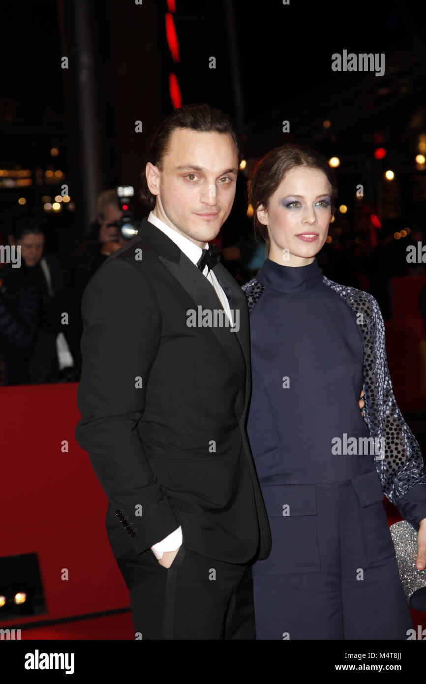 Paula birra e Franz Rogowski (attori tedeschi) alla Berlinale per la premiere "transito" il 17 di febbraio 2018 a Berlino Credito: Stefan Papp/Alamy Live News Foto Stock