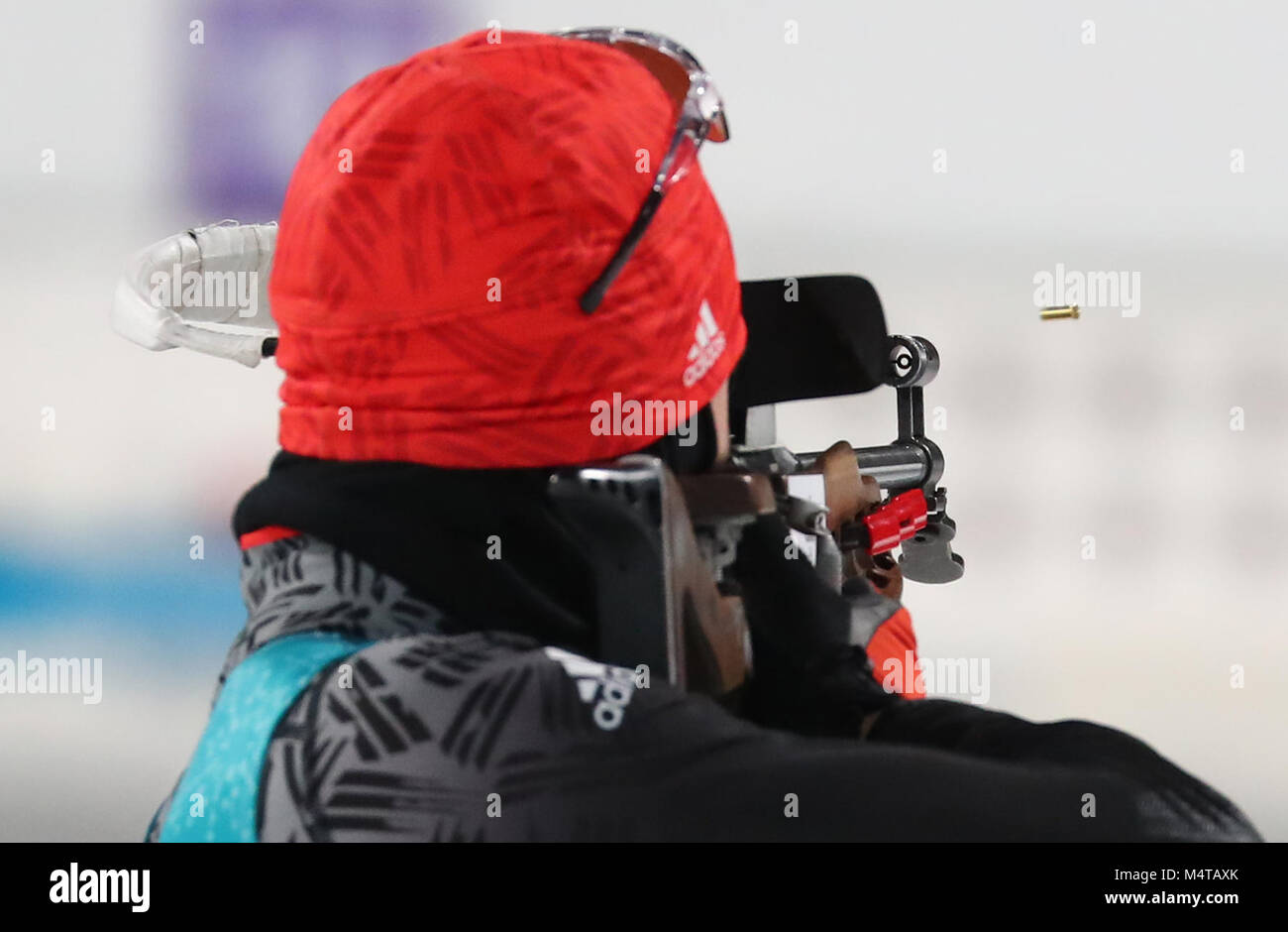 18 febbraio 2018, Corea del Sud, Pyeongchang, Olimpiadi, Biathlon, mass start, uomini, Alpensia Centro Biathlon: Arnd Peiffer dal tedesco al supporto di ripresa. Foto: Daniel Karmann/dpa Foto Stock