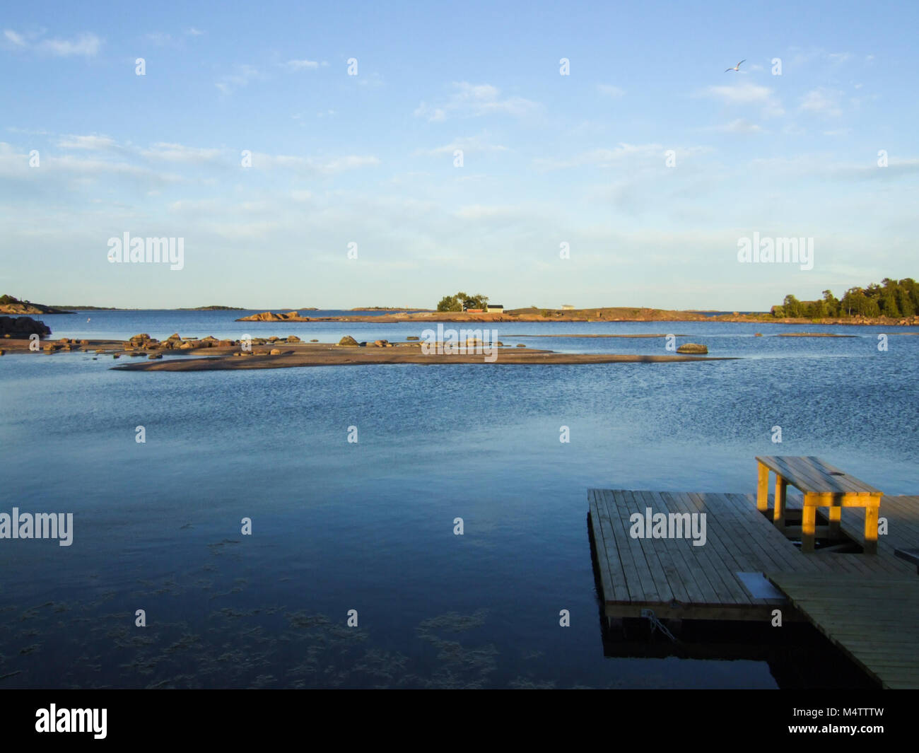 Sauna nell'arcipelago finlandese / Nord Europa, dal mare al tramonto, su un isola segreta. Foto Stock