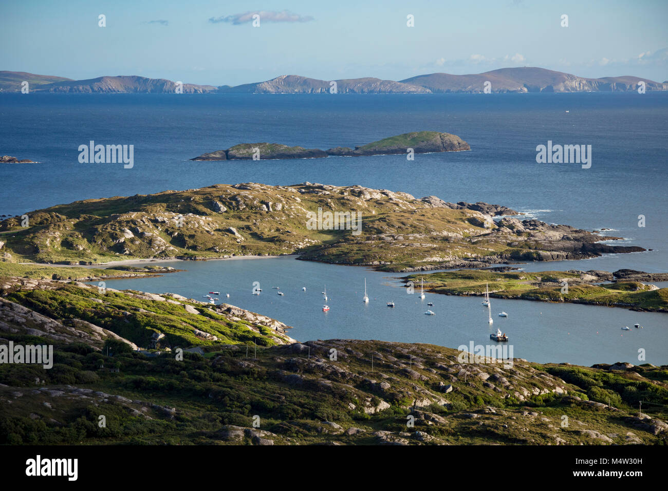 Vista costiera di Il Derrynane Harbour, Caherdaniel, nella contea di Kerry, Irlanda. Foto Stock