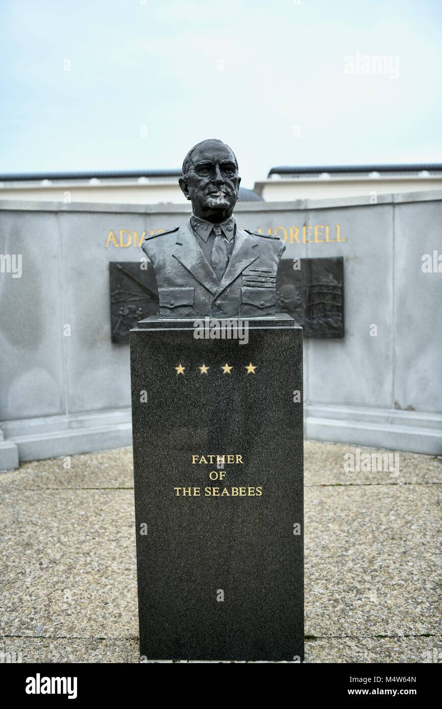 Admiral Ben Moreell "il padre di Seabees' statua presso l'Accademia Navale degli Stati Uniti, Annapolis, MD, Stati Uniti d'America Foto Stock