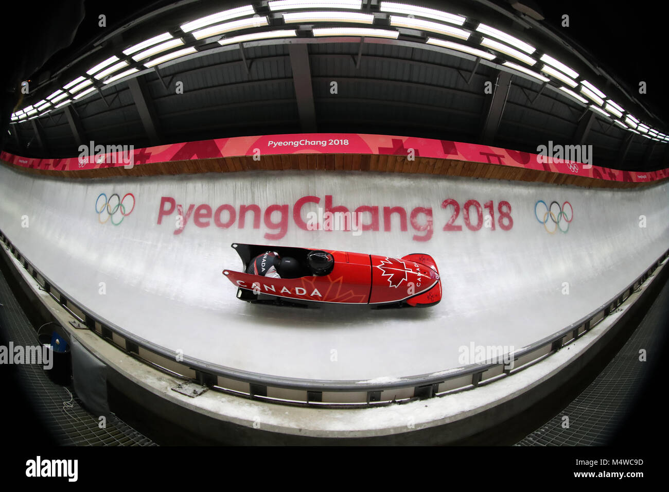 Canada's Christopher molla e Lascelles Brown durante il primo calore di due uomo Bob evento all'Olympic Centro di scorrimento sul giorno nove del PyeongChang 2018 Giochi Olimpici Invernali in Corea del Sud. Foto Stock