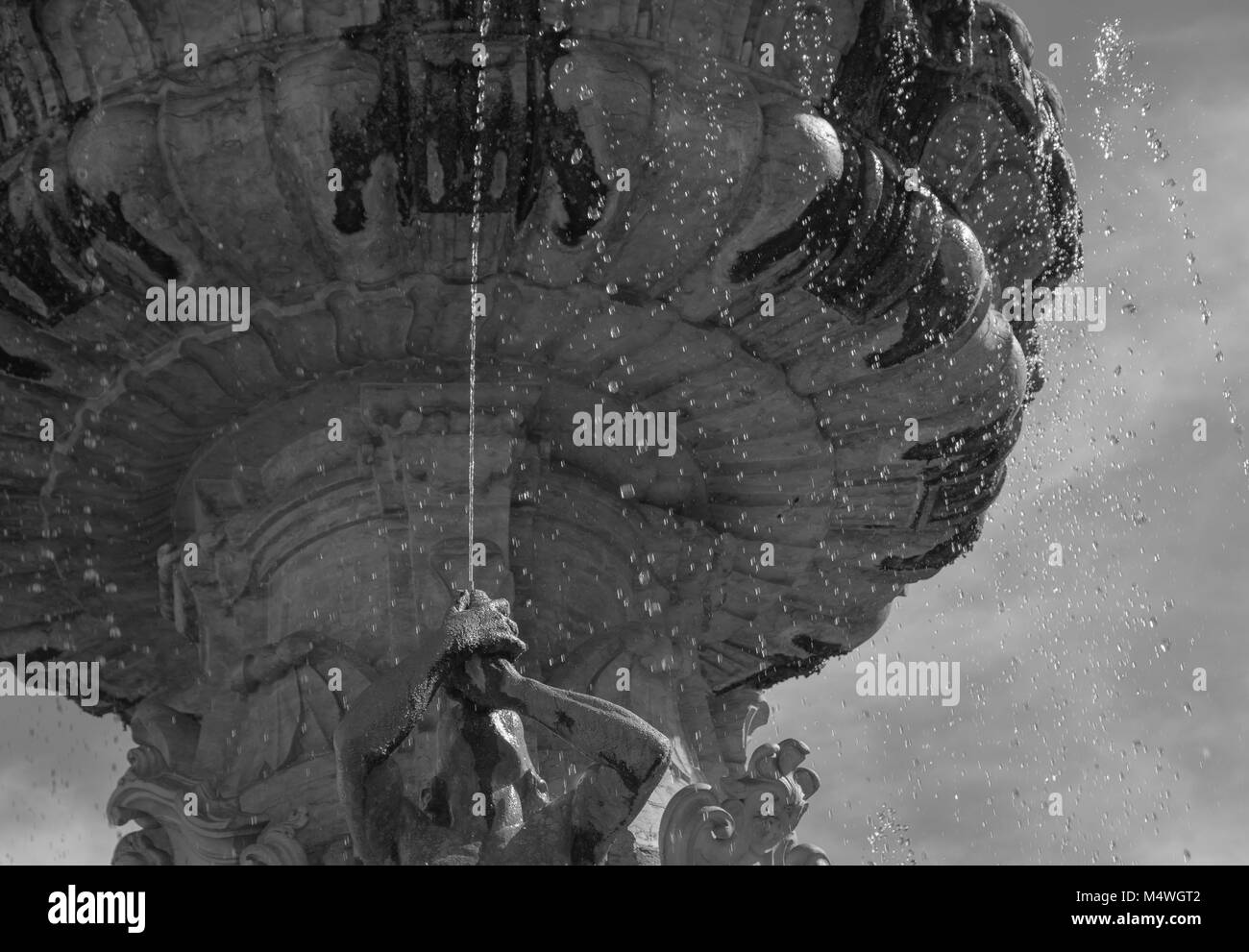 Dettaglio della barocca fontana del Nettuno in Piazza del Duomo nel centro della città di Trento nella regione Trentino Alto Adige, Alto Adige Foto Stock