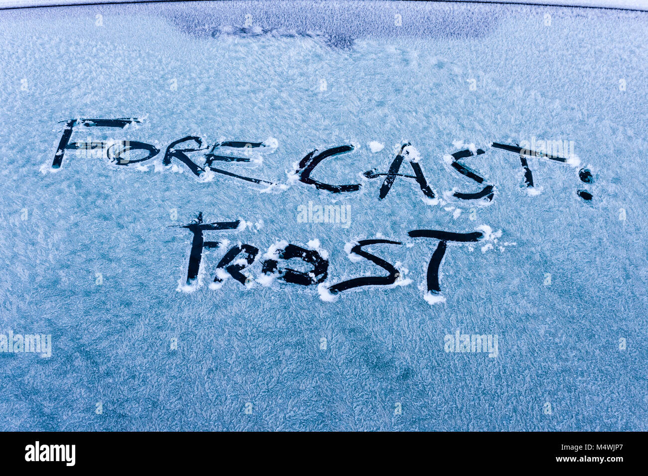 La scrittura in ghiaccio sul parabrezza di automobile. Foto Stock