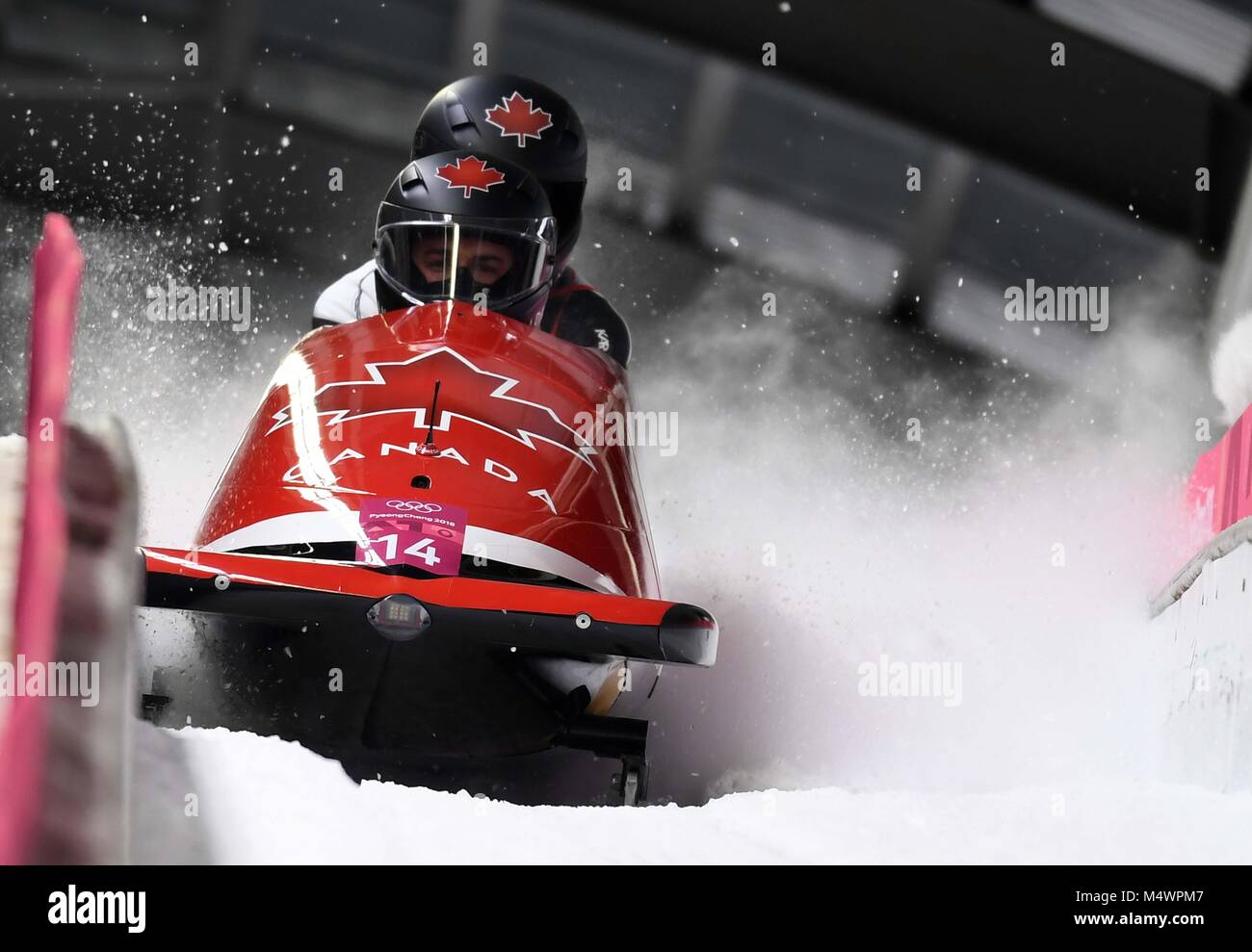 Nick Poloniato (CAN) e Jesse Lumsden (CAN). Mens 2-uomo bob. Olympic Centre di scorrimento. Alpensia. Pyeongchang2018 Olimpiadi invernali. Repubblica di Corea. 18/02/2018. Credito: Sport In immagini/Alamy Live News Foto Stock