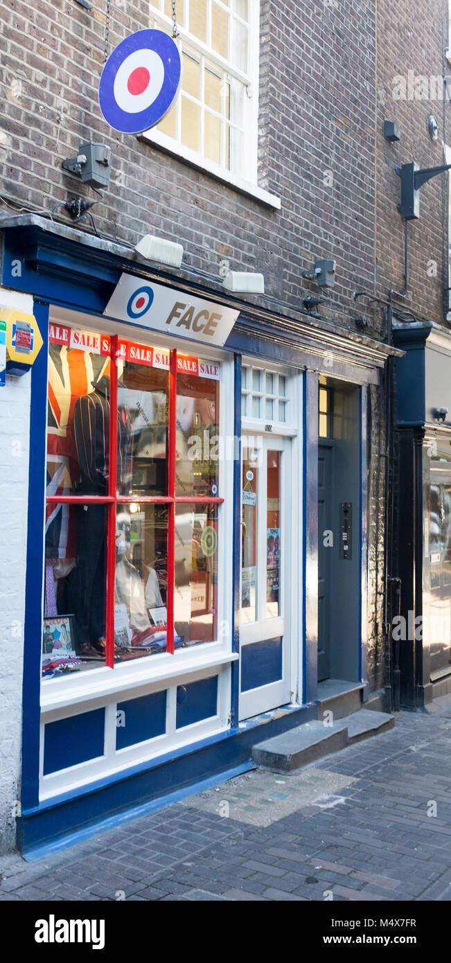 Fotografia a colori del volto di un mod store di Soho, Londra, Inghilterra, Regno Unito. Credito: Londra Snapper Foto Stock