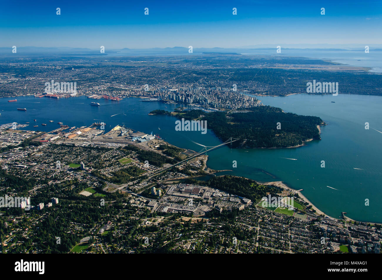 Vancouver, British Columbia, Canada. In estate come visto da di West Vancouver / North Vancouver. Foto Stock