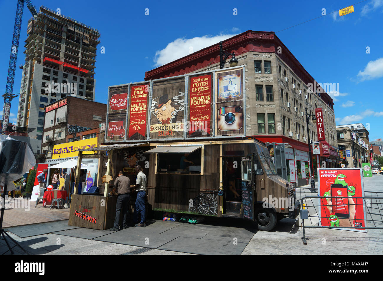 Barbecue carrello alimentare nel centro cittadino di Montreal, provincia del Québec in Canada. Foto Stock
