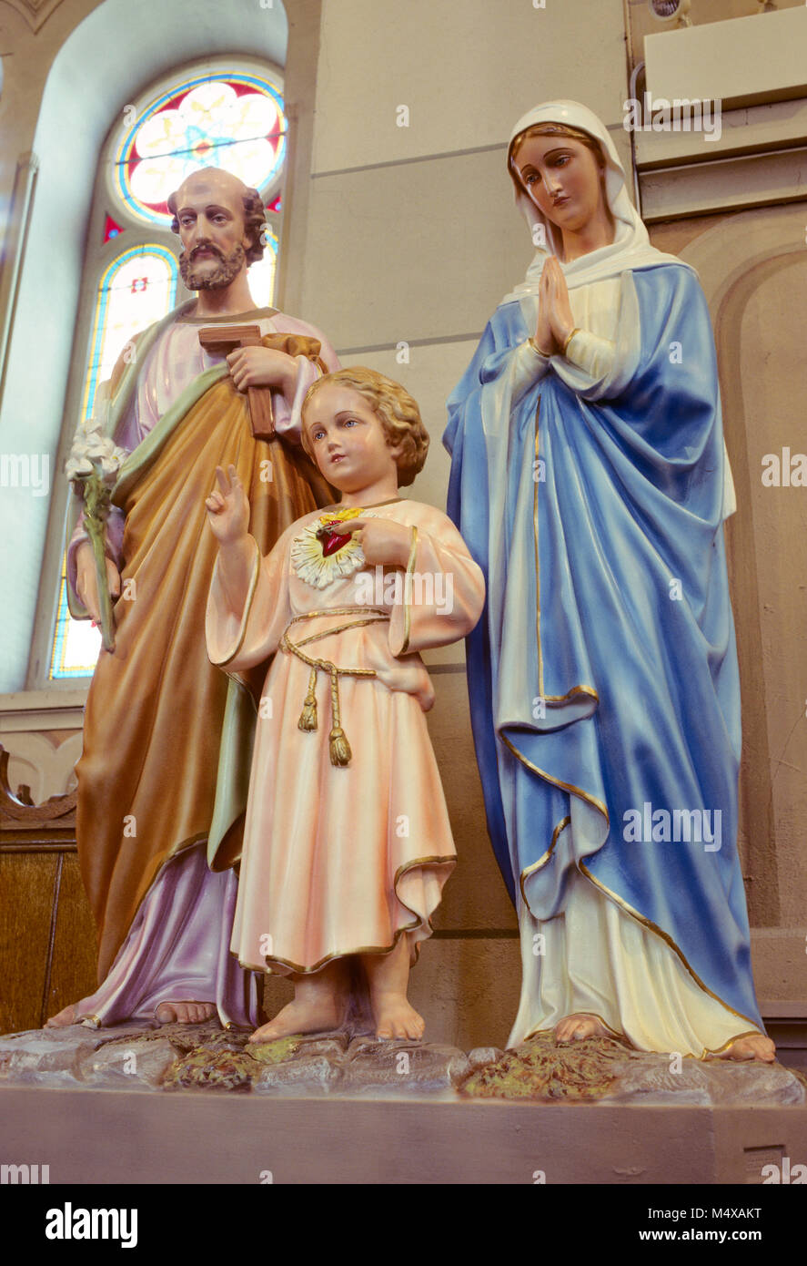 Dipinto di statue di Gesù, Giuseppe e Maria all'interno di Notre-Dame-de-Bonsecours cappella in Montreal, provincia del Québec in Canada. Foto Stock