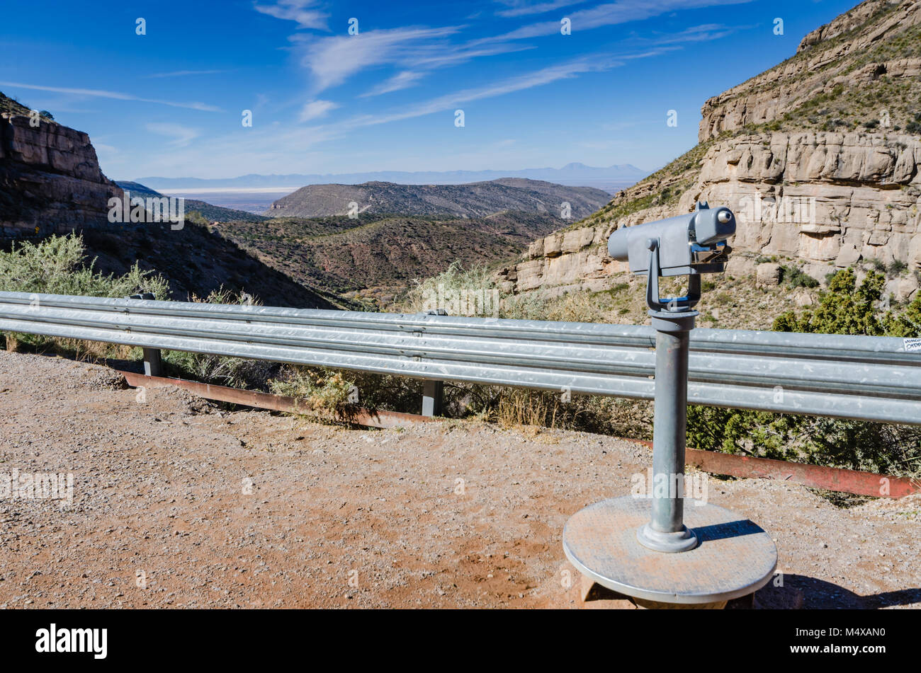 Il punto di vista del Nuovo Messico affacciato sul Canyon Fresnal, una importante funzione di rilievi entro il Baboquivari montagne nella parte sud-occidentale del Nord un Foto Stock