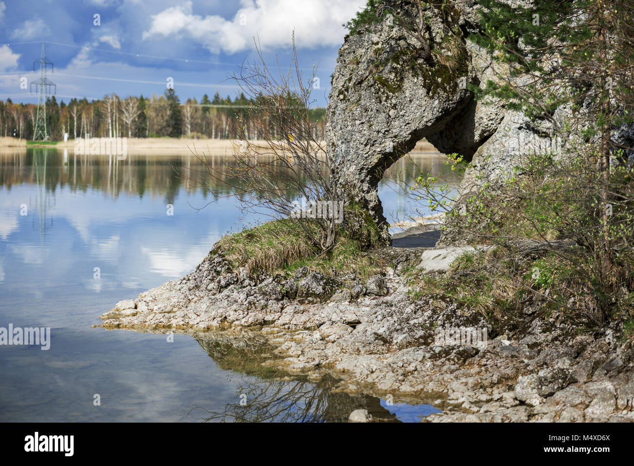 Rock porta intorno al lago Weissensee Foto Stock