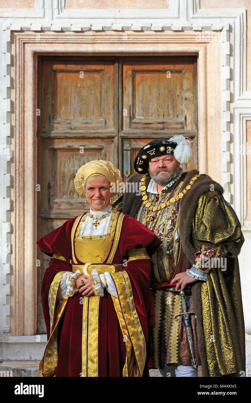 Henry VIII, re di Inghilterra e la sua quarta moglie Anne of Cleves durante il Carnevale di Venezia (Carnevale di Venezia) a Venezia, Italia Foto Stock
