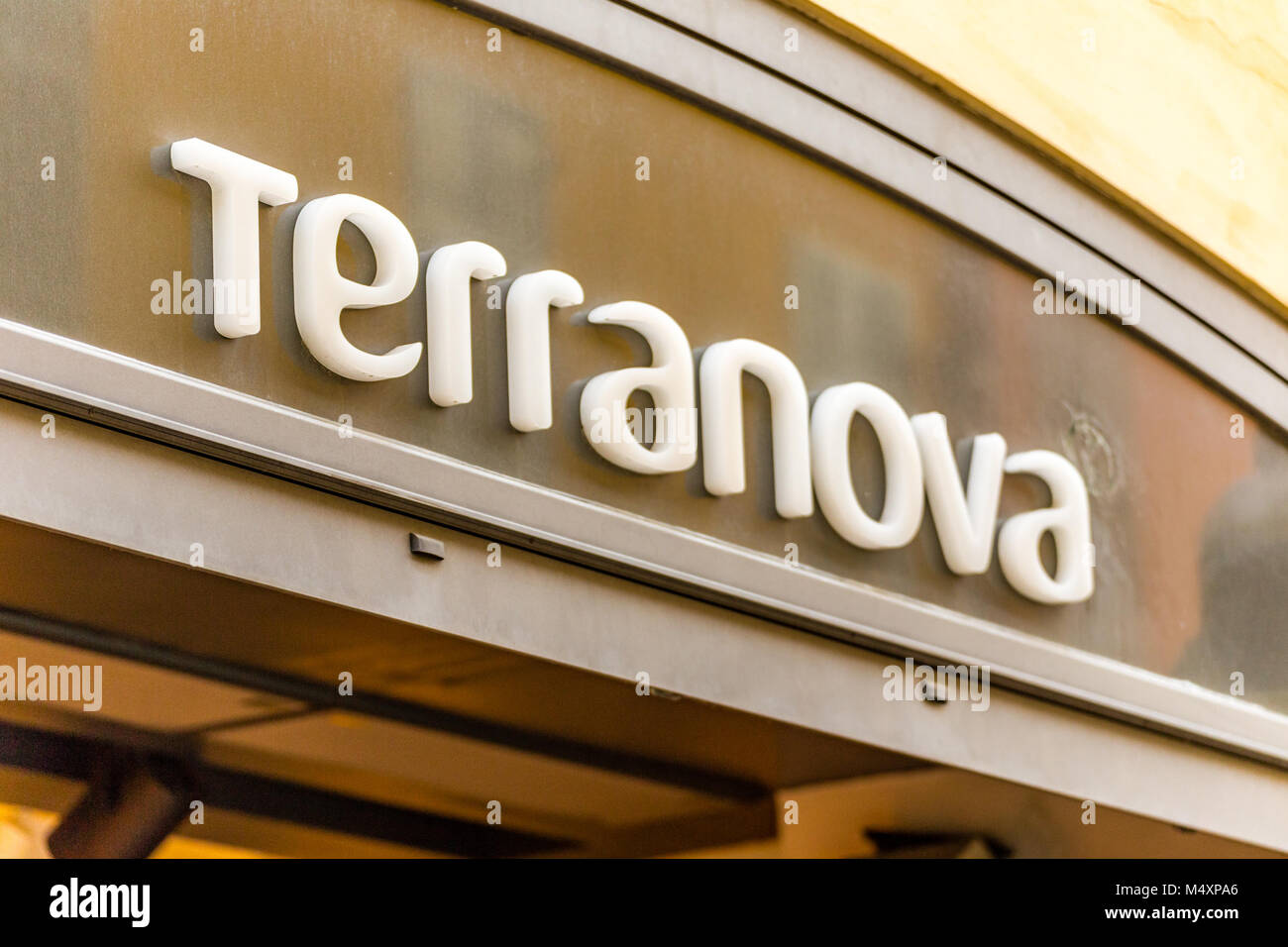 RAVENNA, Italia - 15 febbraio 2018: TERRANOVA segno del logo del negozio di  strada. TEDDY gruppo proprietario del marchio TERRANOVA sta per aprire  nuovi 100 negozi nel 2018 al Foto stock - Alamy