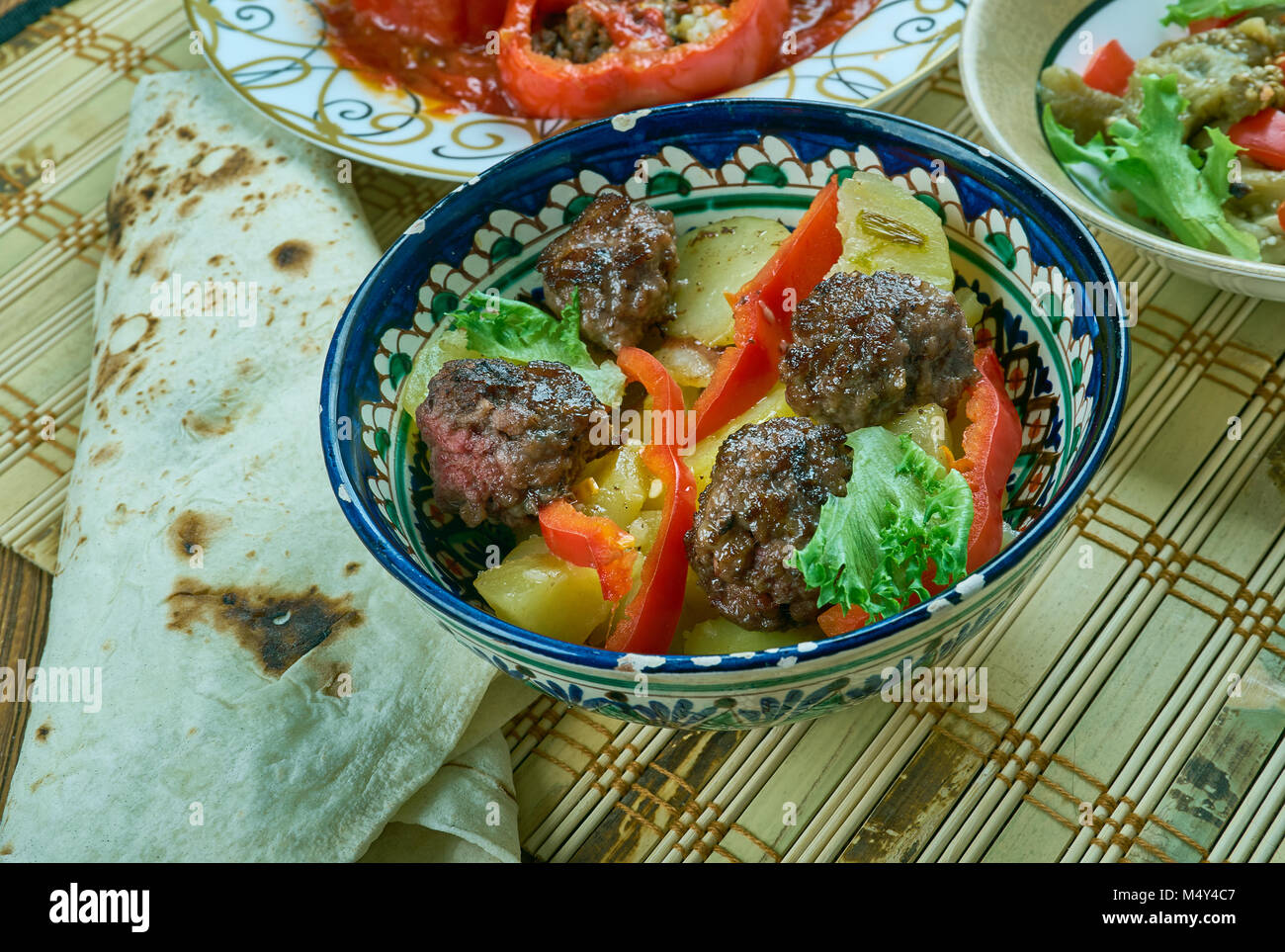 Bagno turco con patate polpette di carne Foto Stock