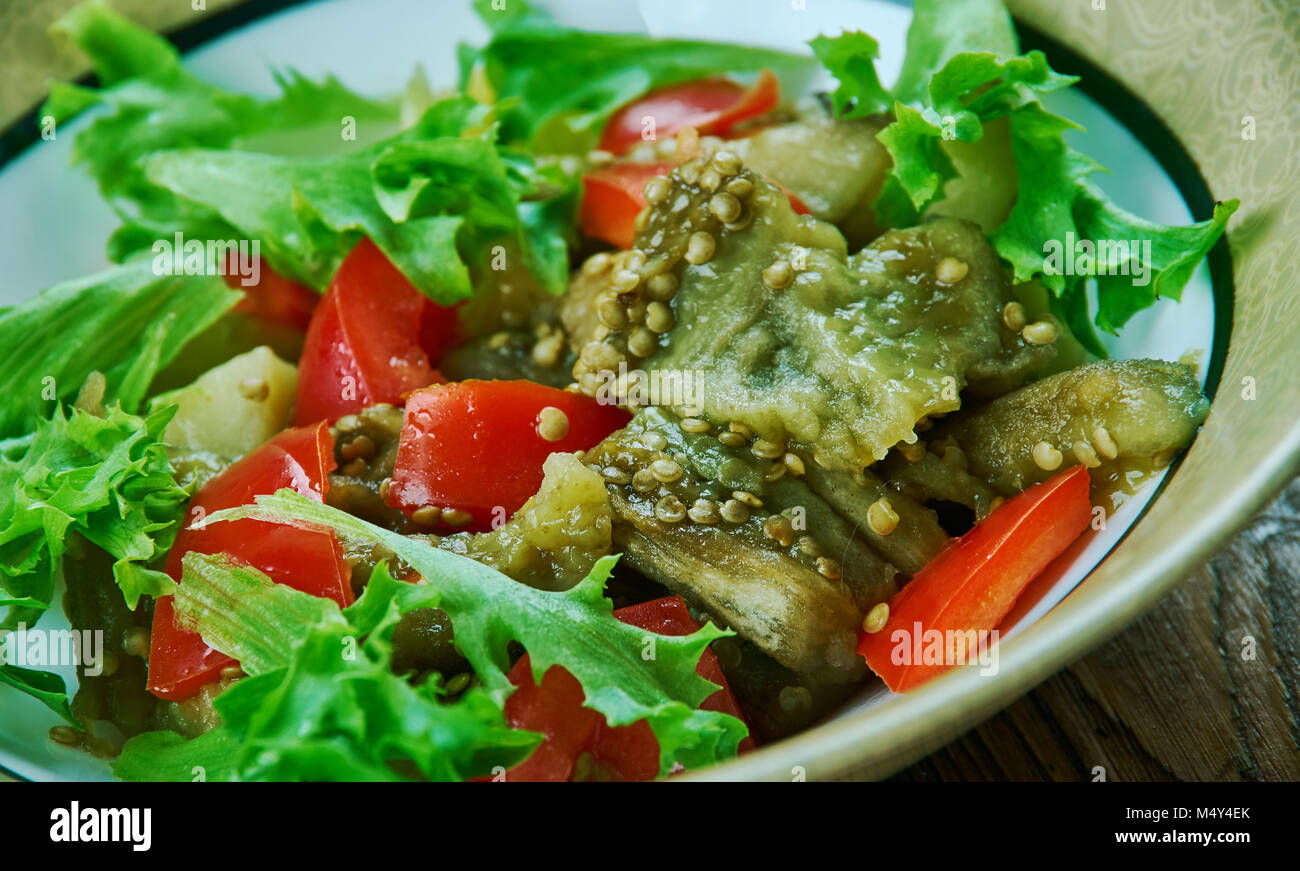 Bagno turco con insalata di melanzane Foto Stock