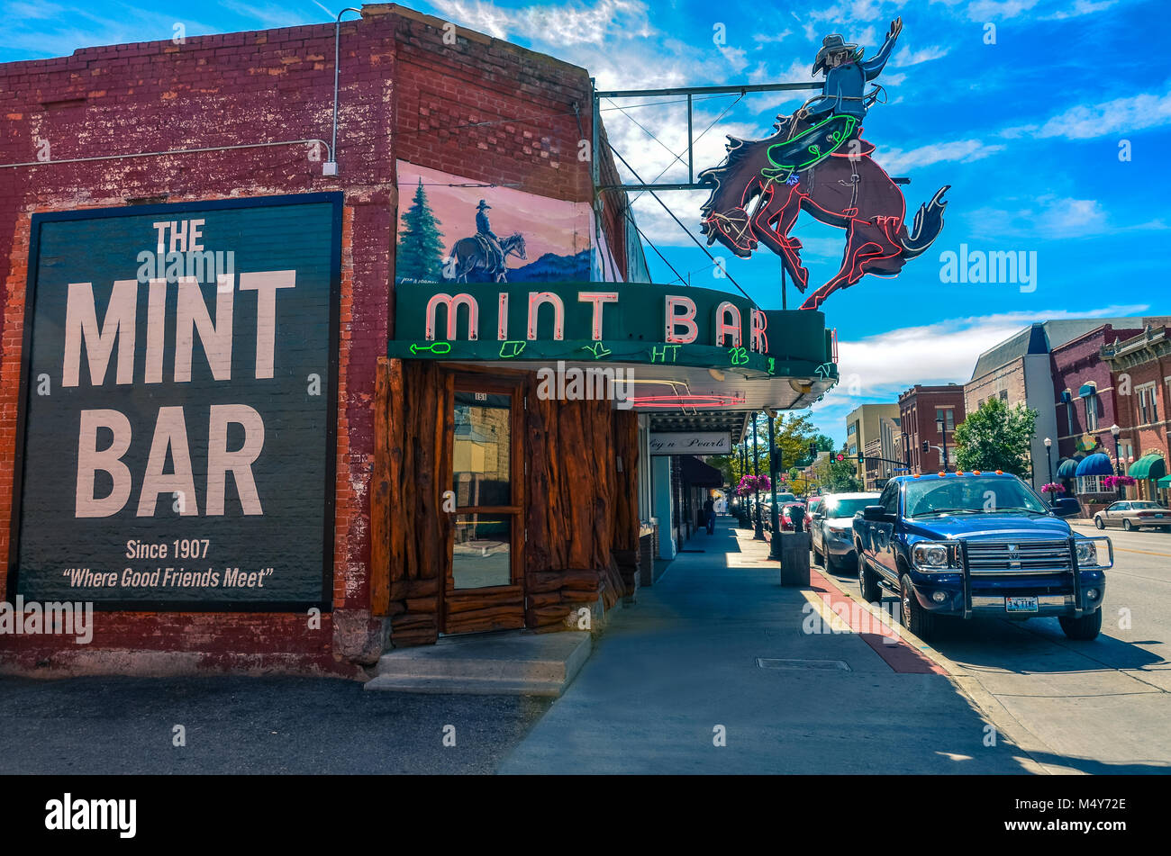 Wyoming il leggendario luogo di incontro, il Mint Bar è Sheridan's bar più antico e il posto migliore per ordinare un fossato, dritto fino whiskey e acqua. Foto Stock