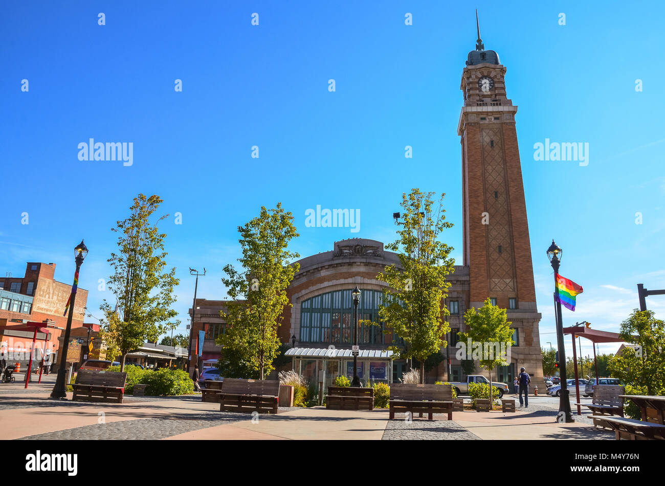 Lato ovest mercato, Cleveland, OH, Stati Uniti d'America. Grand, il vivace mercato pubblico dal 1912 con i fornitori per le carni, produrre pane e cibi caldi. Foto Stock