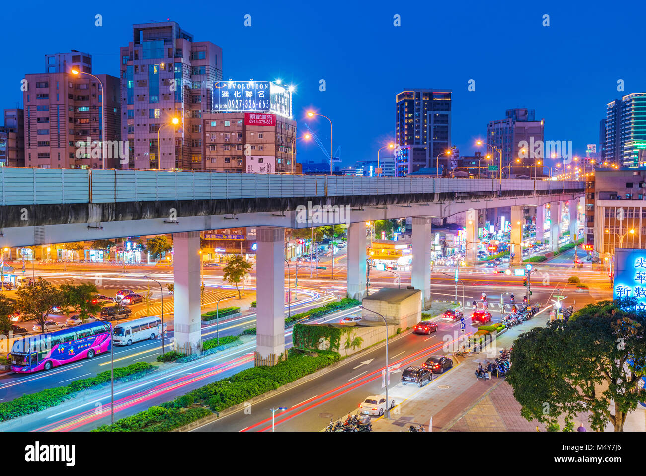 TAIPEI, Taiwan - 28 giugno: Questa è la zona di Guanghua electronics mercato che è un luogo popolare dove le persone vanno a comprare consumer electronics il 28 giugno 2 Foto Stock