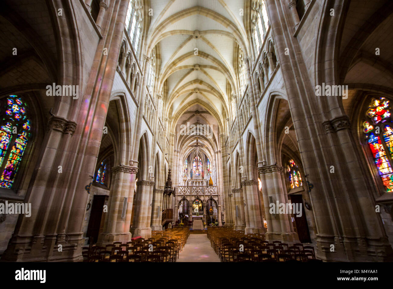 La Basilica di Notre Dame de l'Épine (Basilica di Nostra Signora della Thorn), un cattolico romano basilica nel piccolo villaggio di l'Épine, Marne, Francia, bui Foto Stock